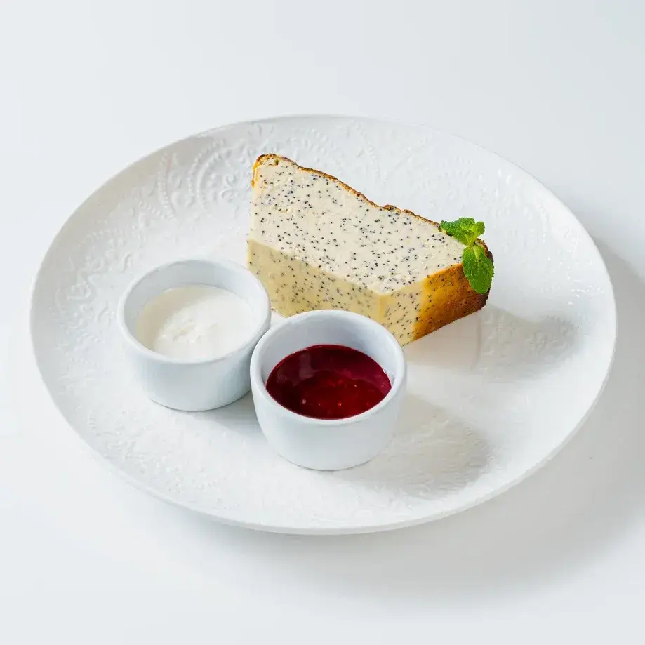 Запеканка с маком и малиновым соусом